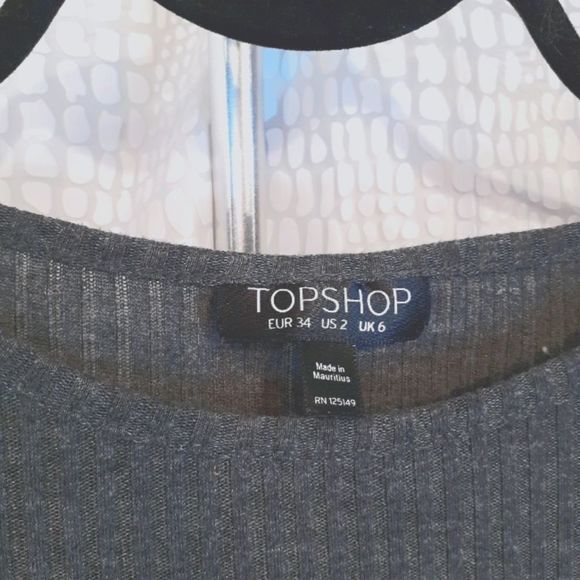 💥3/$25💥TOP SHOP cropped top w/ cutouts - Picture 3 of 4